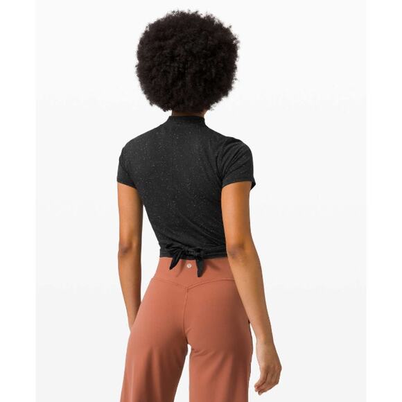 Lululemon Time to Restore Mock Neck Short Sleeve Tie Crop Black & White, Size 8 - Picture 3 of 8